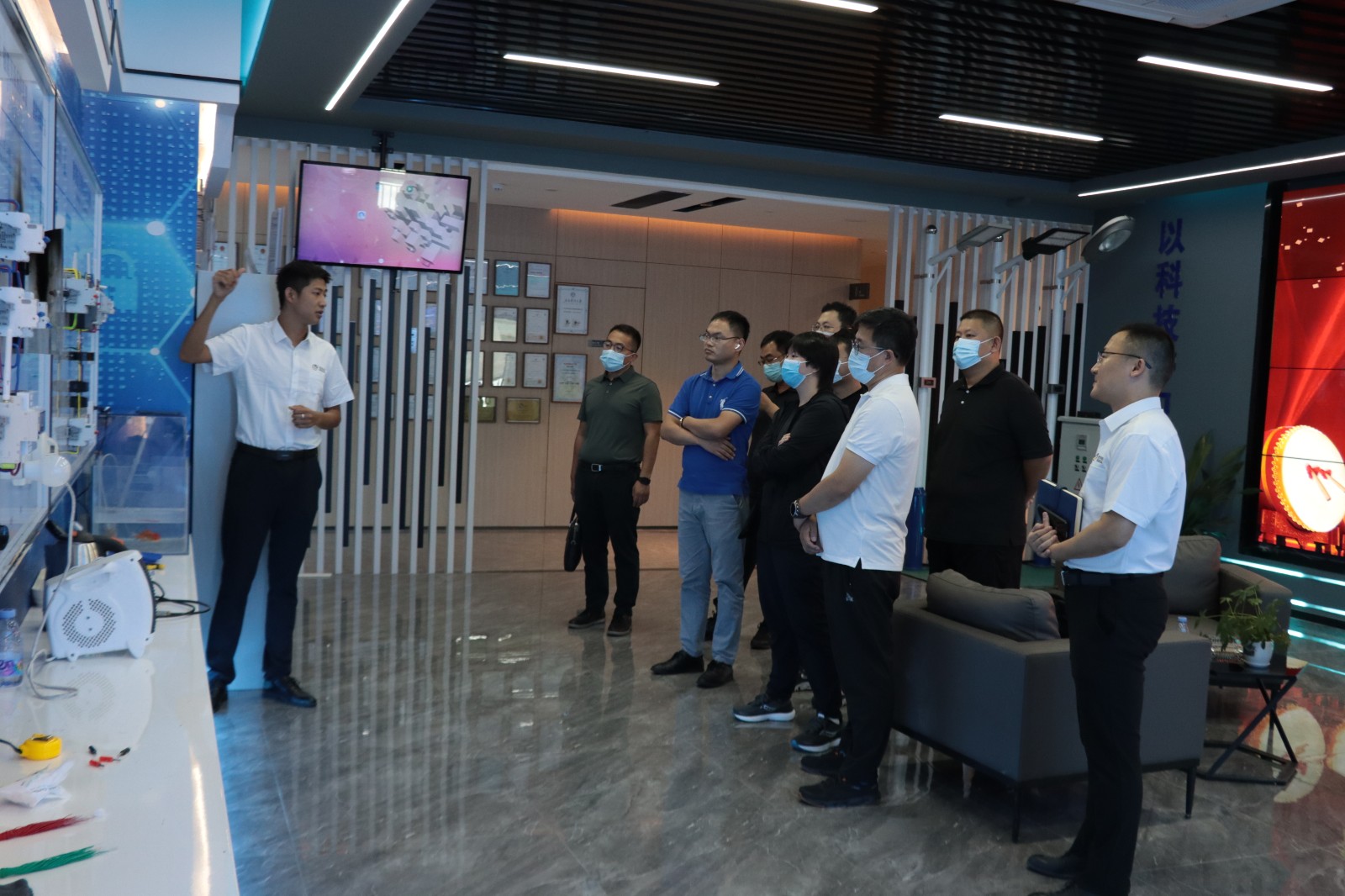新奥能源集团领导一行莅临BAT365线上平台科技参观指导